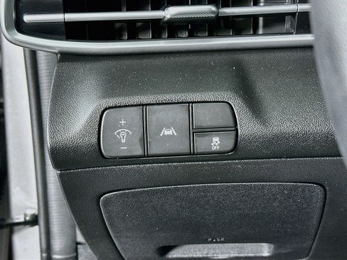 Used 2023 Hyundai Elantra SEL w/ Cargo Package FWD image 17