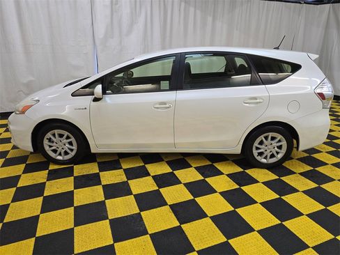 Used 2014 Toyota Prius V Two image 6