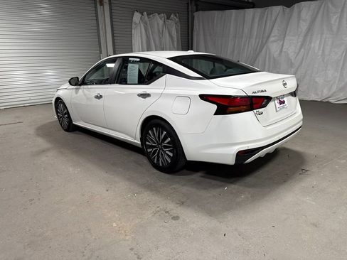Used 2025 Nissan Altima 2.5 SV FWD image 5
