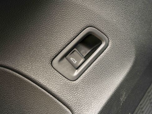 Used 2025 Volkswagen Atlas Cross Sport SEL Premium R-Line image 42