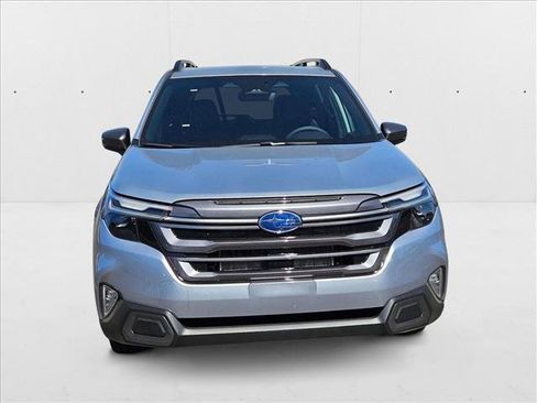 Used 2025 Subaru Forester Limited w/ Popular Package AWD/4WD image 5