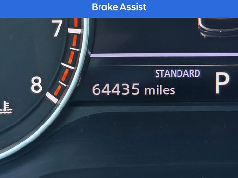 Used 2022 Nissan Pathfinder SL w/ Lighting Package (N92) image 31