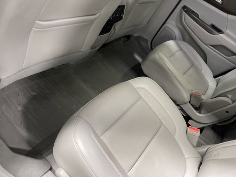Used 2020 GMC Acadia SLT w/ LPO, Floor Liner Package image 17