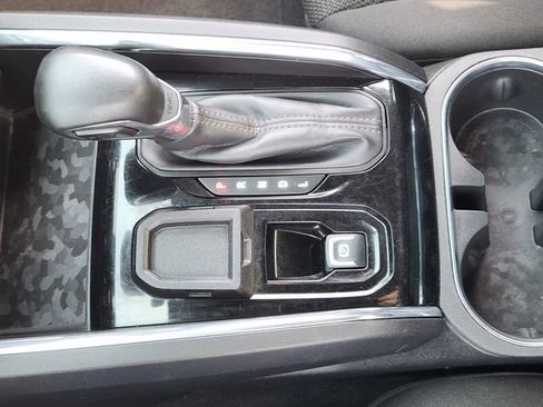 Used 2024 GMC Canyon Elevation RWD image 20