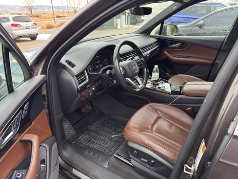 Used 2017 Audi Q7 3.0T Prestige image 2