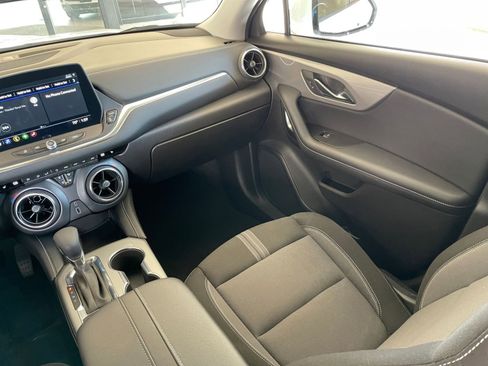 Used 2025 Chevrolet Blazer LT image 35