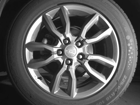 Used 2024 GMC Terrain SLT AWD/4WD image 14