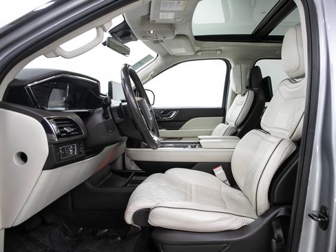 Used 2022 Lincoln Navigator L Black Label AWD/4WD image 27
