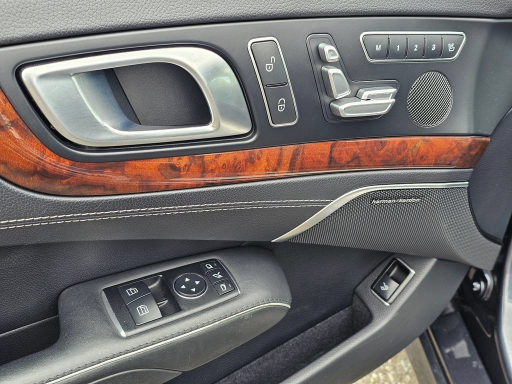 Used 2015 Mercedes-Benz SL 63 AMG image 27