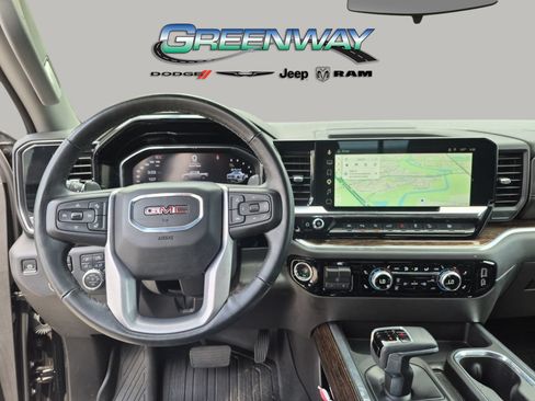 Used 2025 GMC Sierra 1500 Elevation w/ Elevation Premium Package AWD/4WD image 9