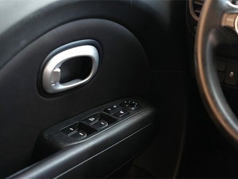 Used 2016 Kia Soul image 19