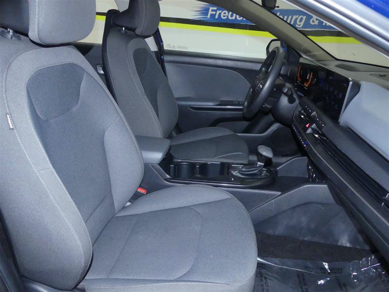 Used 2025 Kia K4 FWD image 8