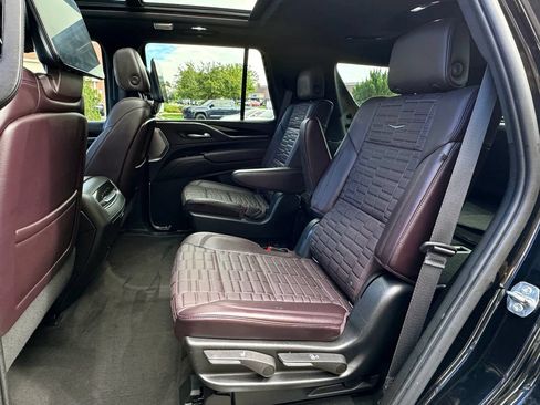 Used 2022 Cadillac Escalade Sport Platinum AWD/4WD image 34