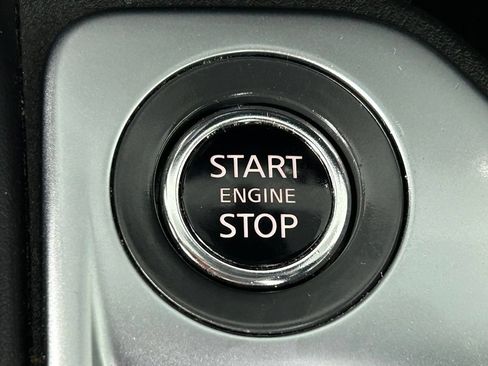 Used 2023 Nissan Sentra SR w/ SR Premium Package FWD image 21