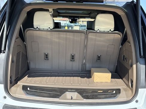 New 2026 GMC Yukon Denali w/ Denali Reserve Package AWD/4WD image 5