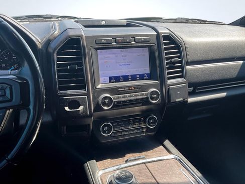 Used 2020 Ford Expedition Limited image 6