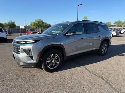 Used 2025 Chevrolet Traverse LT w/ Driver Confidence Package