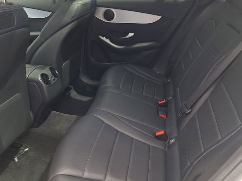 Used 2019 Mercedes-Benz GLC 300 4MATIC w/ Premium Package image 11