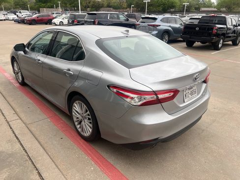 Used 2020 Toyota Camry XLE w/ Driver Assist Package FWD image 6