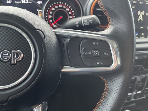 Used 2022 Jeep Gladiator Mojave w/ Auxiliary Switch Group image 19