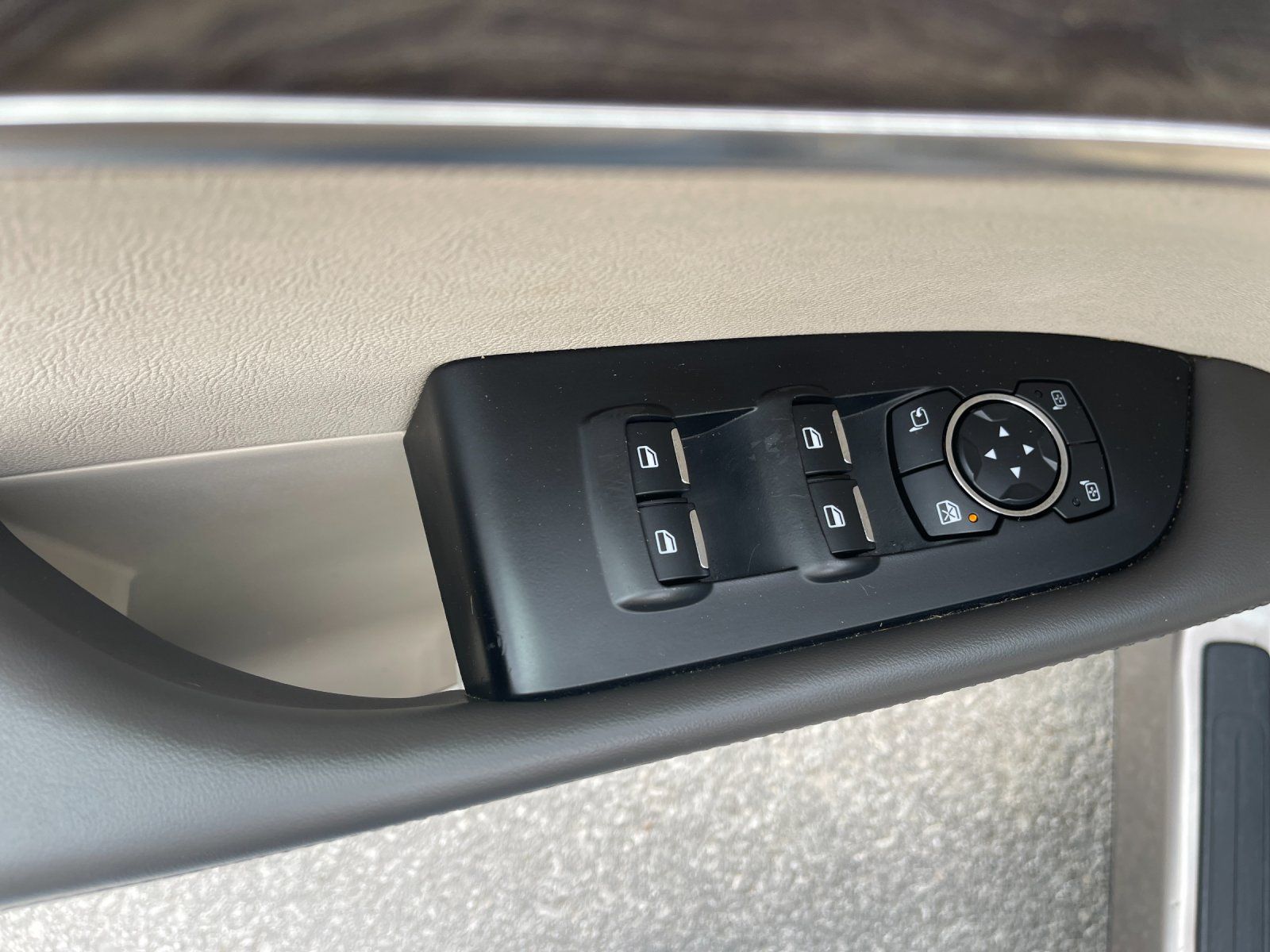 Used 2019 Lincoln Nautilus Reserve FWD image 13