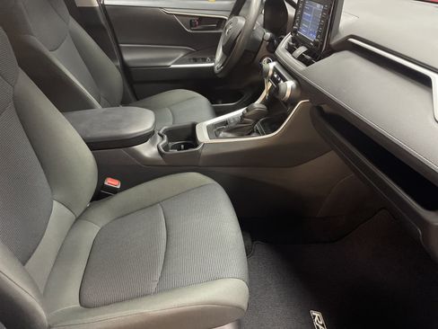 Used 2022 Toyota RAV4 LE image 35