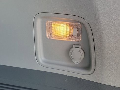 Used 2020 Toyota Sienna L w/ Carpet Mat Package FWD image 23