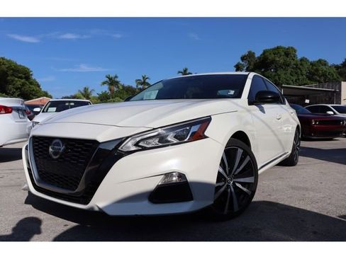 Used 2020 Nissan Altima 2.5 SR image 1