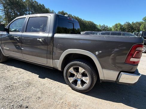 Used 2019 RAM 1500 Laramie AWD/4WD image 10