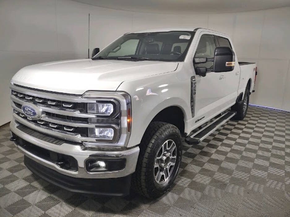 Used 2025 Ford F250 Lariat w/ FX4 Off-Road Package AWD/4WD image 5