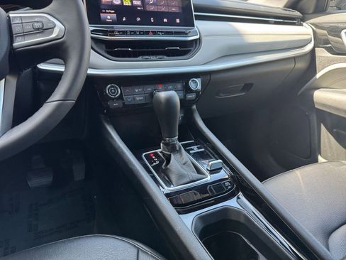 Used 2025 Jeep Compass Limited image 42