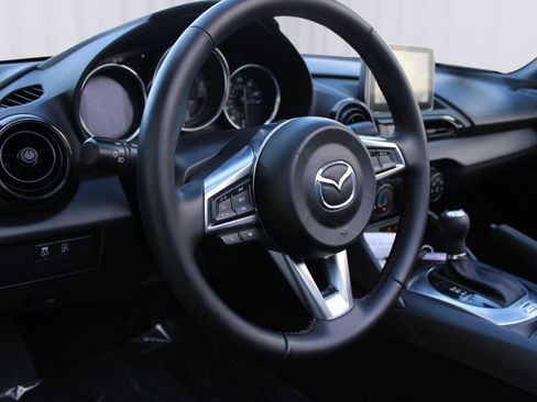 Used 2016 MAZDA MX-5 Miata Club image 14