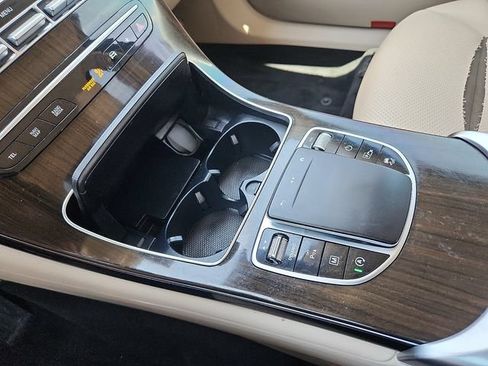Used 2022 Mercedes-Benz GLC 300 4MATIC image 25