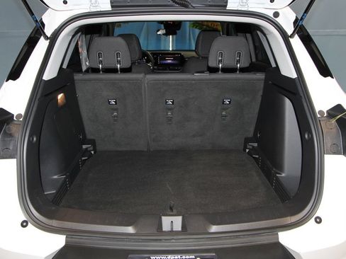 Used 2024 Chevrolet TrailBlazer LT w/ LT Cold Weather Package FWD image 34