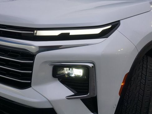 Certified 2025 Chevrolet Traverse High Country image 38