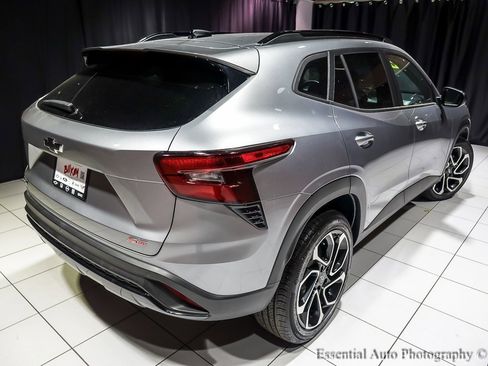 Certified 2025 Chevrolet Trax RS w/ Sunroof Package image 11