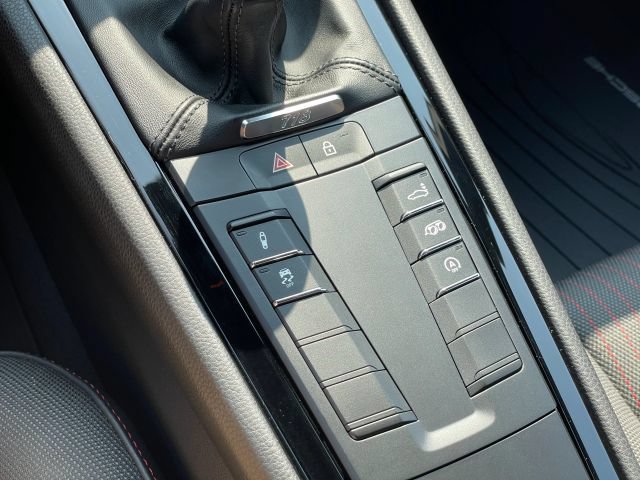 Used 2023 Porsche 718 Cayman w/ 718 T Interior Package RWD image 37