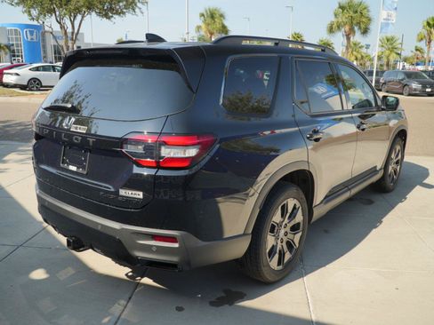 New 2026 Honda Pilot Black Edition image 5
