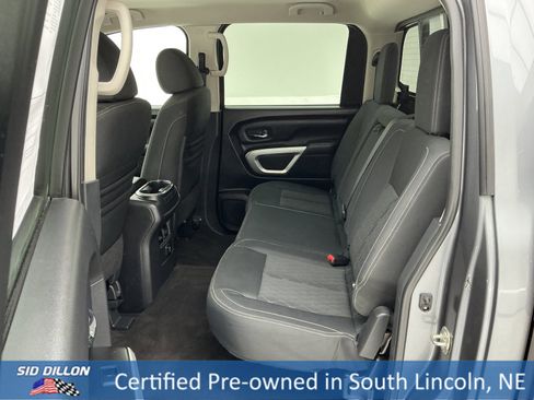 Used 2018 Nissan Titan SV w/ SV Convenience Package image 18