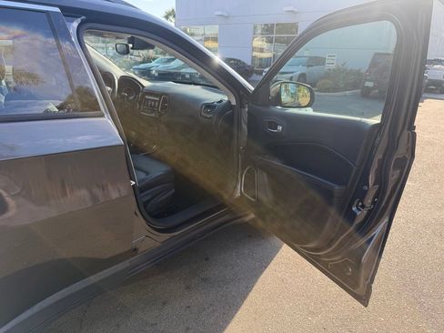Used 2018 Jeep Compass Limited w/ Navigation Group AWD/4WD image 16