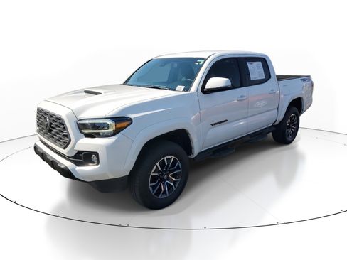 Used 2022 Toyota Tacoma TRD Sport image 3