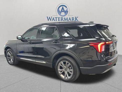 Used 2025 Ford Explorer Active w/ Active Comfort Package AWD/4WD image 3
