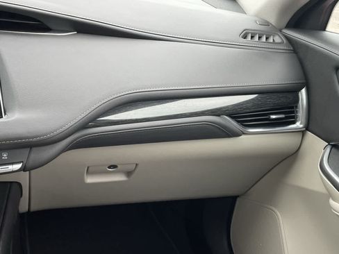 Certified 2022 Cadillac XT4 Premium Luxury w/ Enhanced Visibility Package AWD/4WD image 16