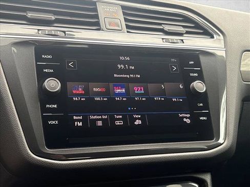 Used 2019 Volkswagen Tiguan SE FWD image 18