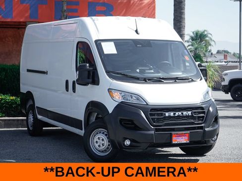Used 2025 RAM ProMaster 2500 w/ Convenience Group FWD image 2