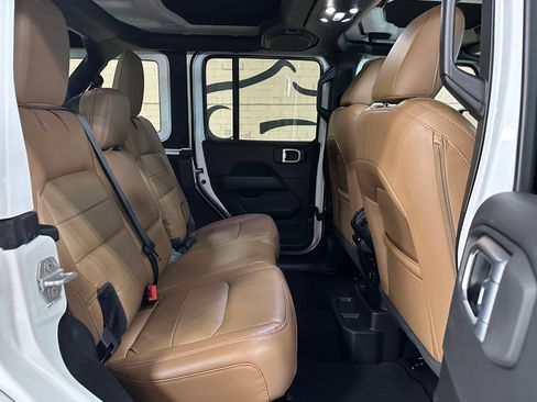 Used 2021 Jeep Wrangler Unlimited Sahara w/ Uconnect 4C Nav & Sound Group image 20