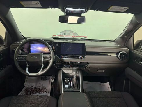 Used 2024 Chevrolet Colorado Z71 w/ Z71 Convenience Package 2 image 11