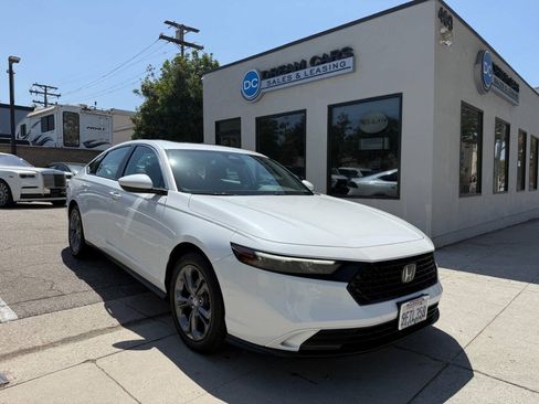Used 2023 Honda Accord EX image 3