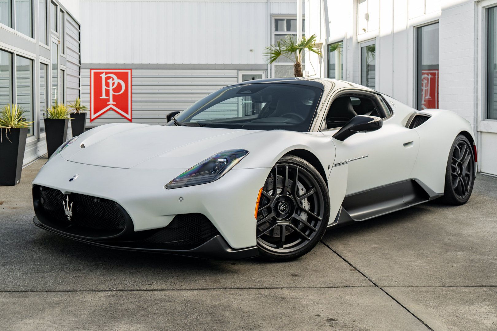 Used 2023 Maserati MC20 Coupe RWD image 3
