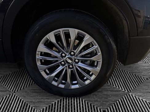 Used 2025 Cadillac XT4 Premium Luxury image 35